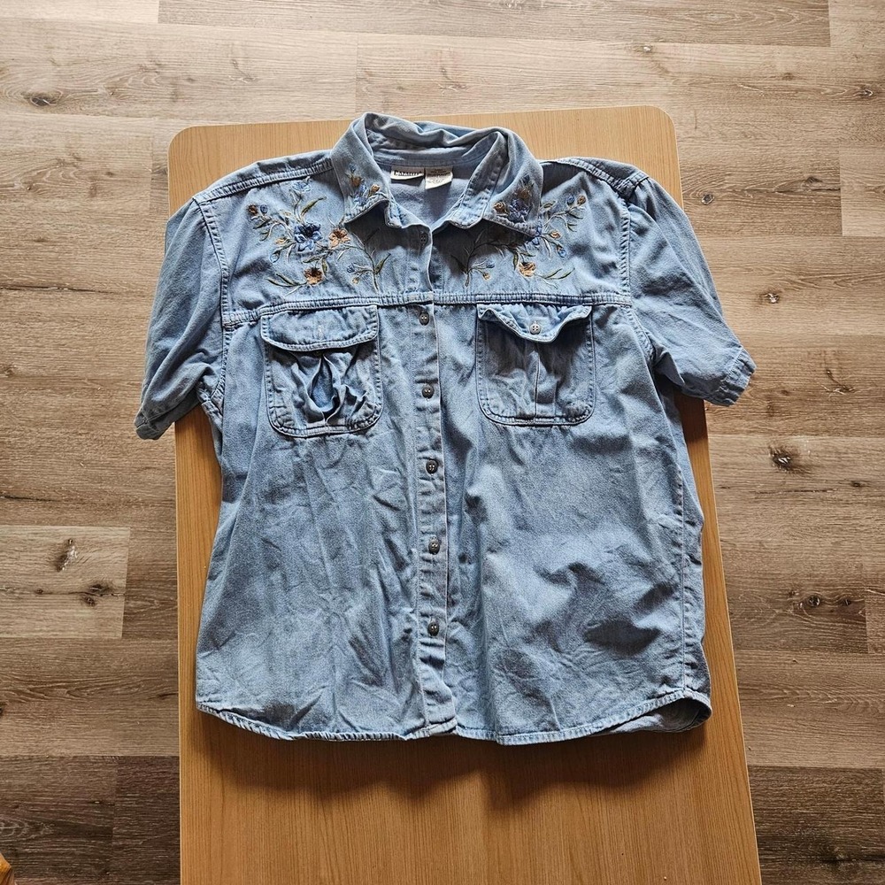 Vintage Embroidered Denim Short Sleeve Shirt Button Up Floral Pocket Cottagecore